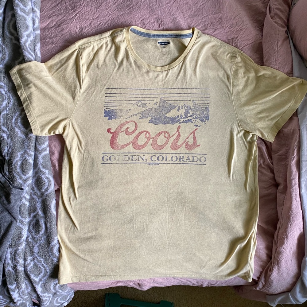Men’s short sleeve coors beer vintage designshirt